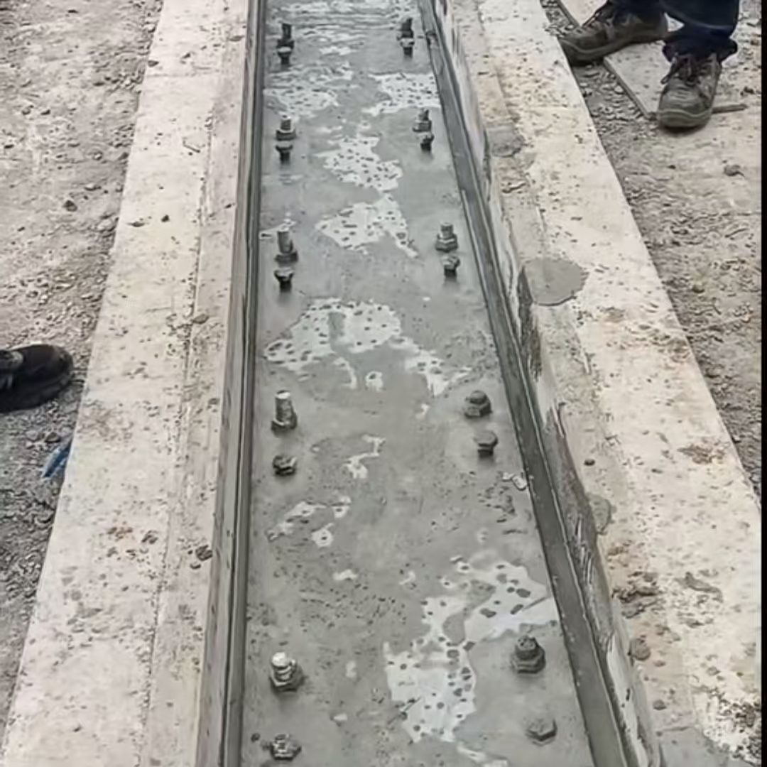 石狮港口码头起重机龙门吊重型机械设备稳固用早强快凝轨道胶泥